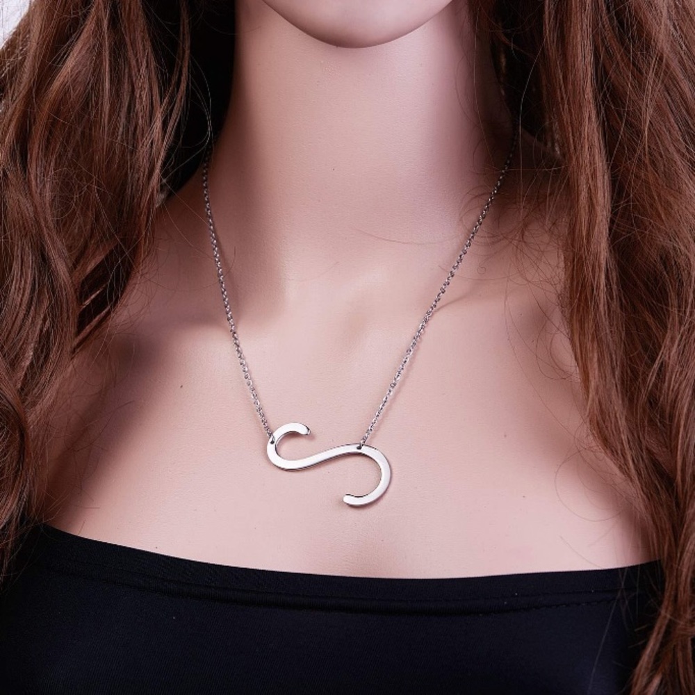 Silver Womans Name Initial Necklace S Nwt 33$